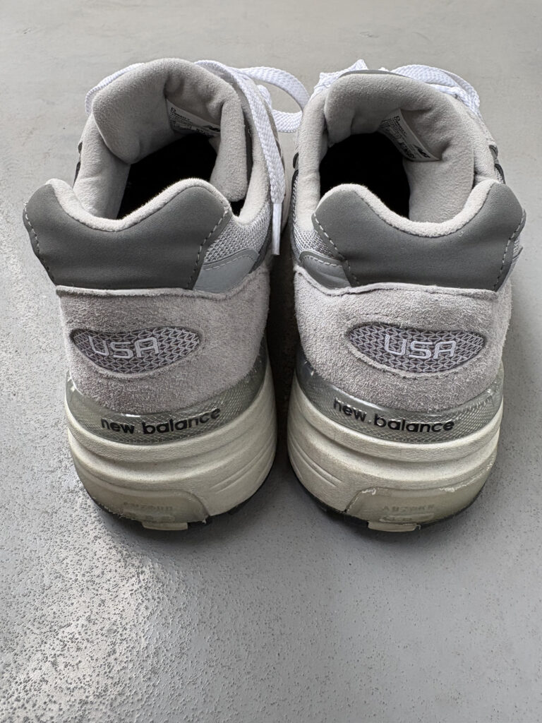 ニューバランス 992 ヒールデザインとUSAの刻印